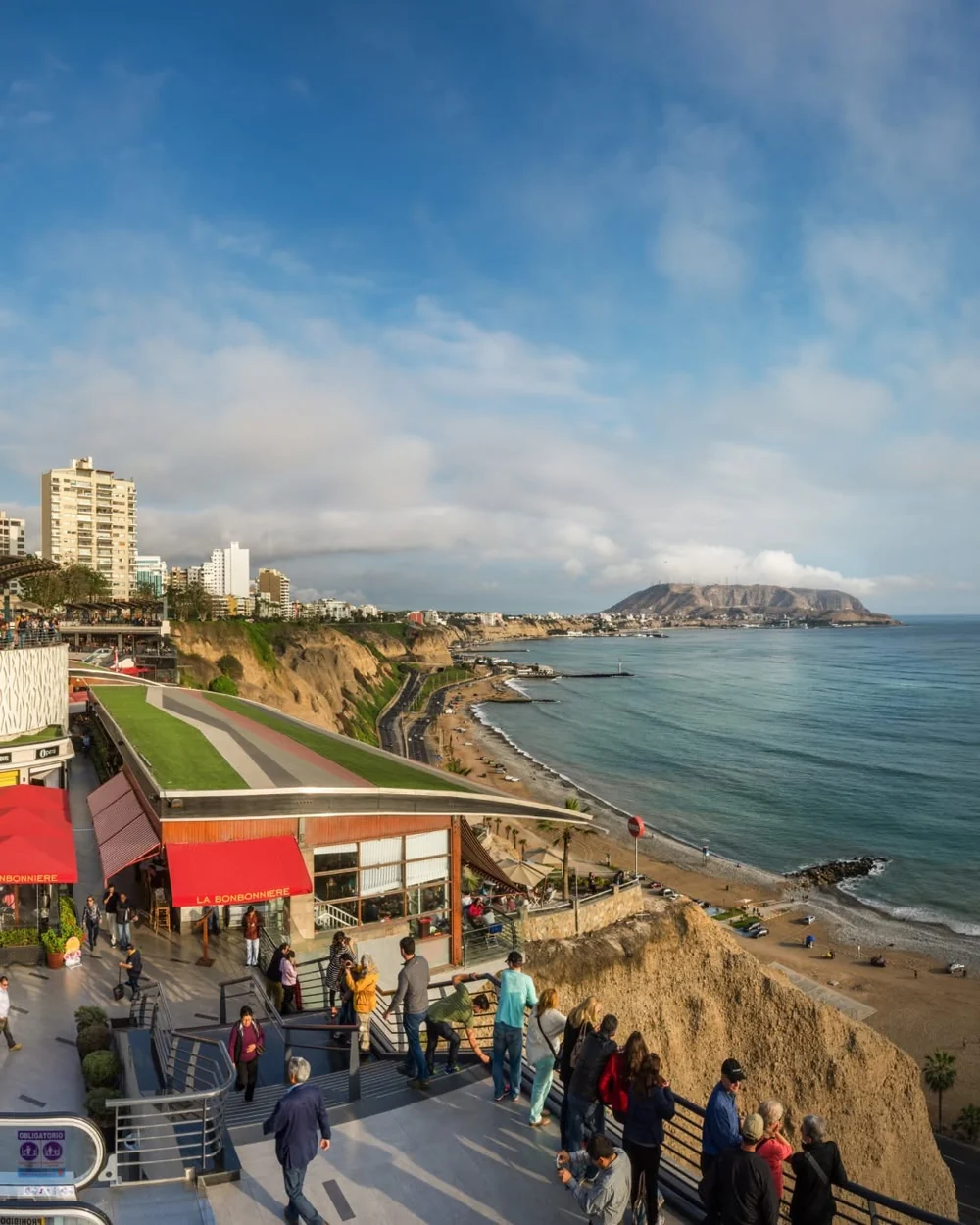 The Pacific coastline seen from the terraces at Larcomar