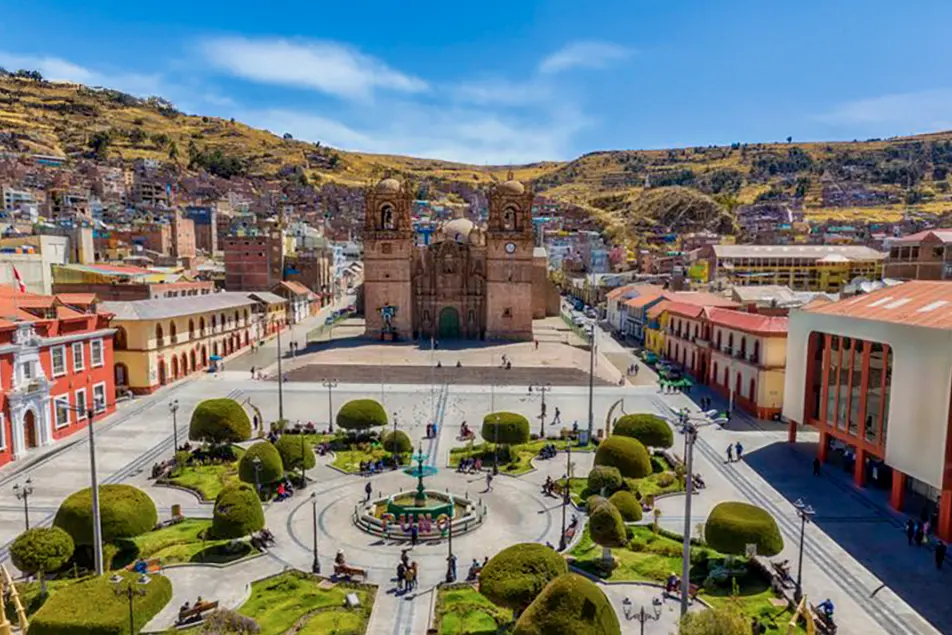 Puno Plaza de Armas and cathedral