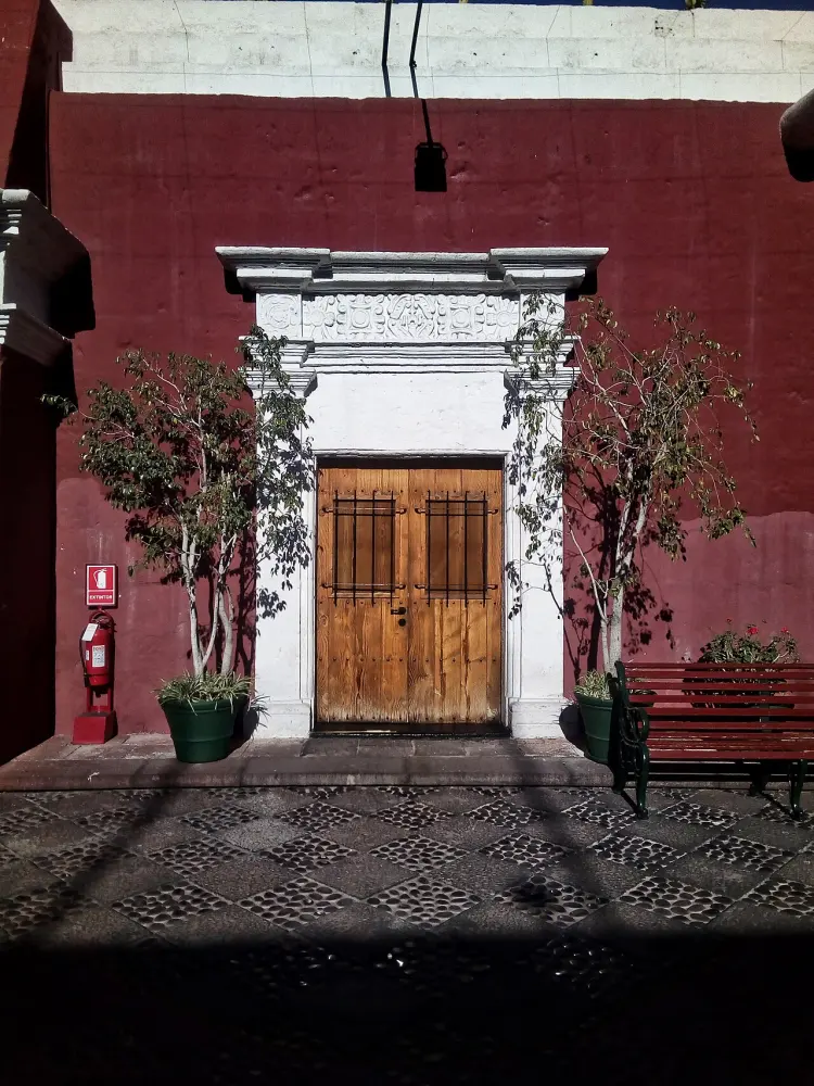 A stone doorway at Museo Santuarios Andinos in Arequipa