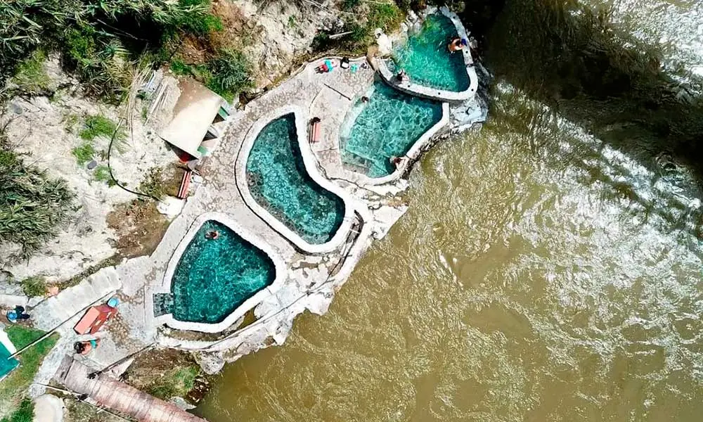 The riverside thermal pools of Chacapi in the official tourism inventory
